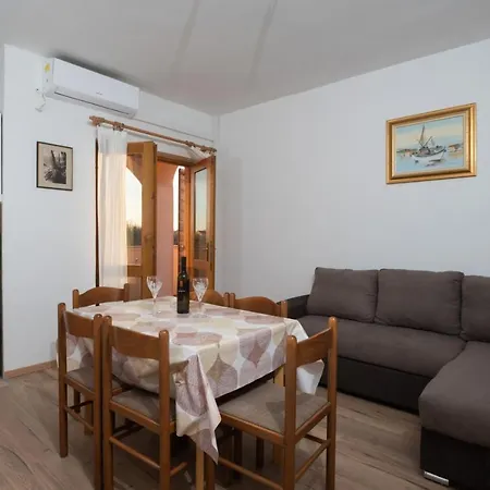 In With Sea View, Balcony, Air Conditioning, Wifi 3598-2 Apartmán Privlaka (Zadar)