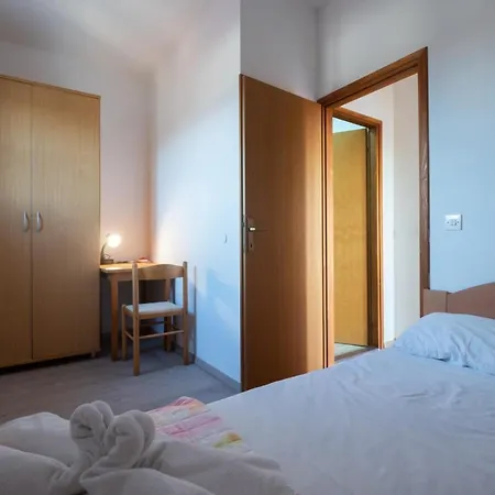 Apartmán In With Sea View, Balcony, Air Conditioning, Wifi 3598-2 Privlaka (Zadar)